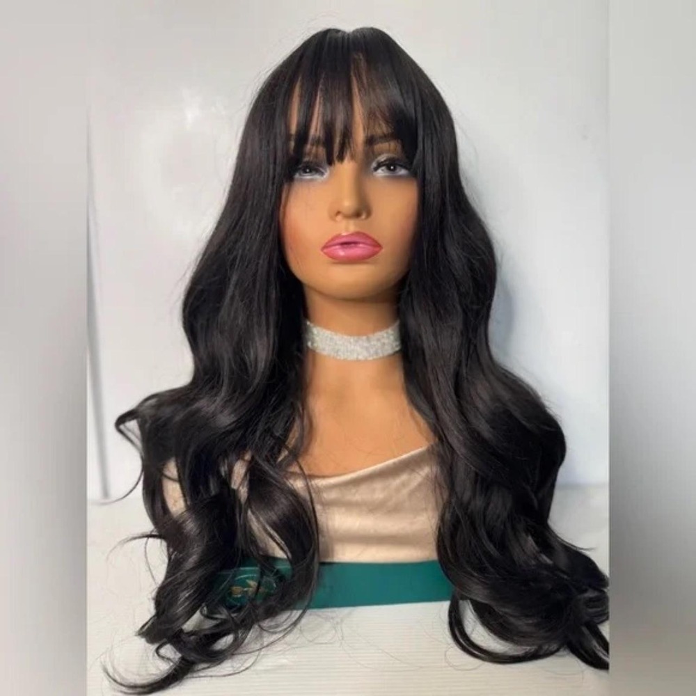 Beautiful‎ Black long wavy wig